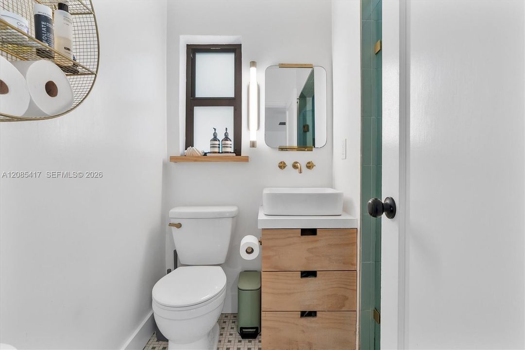 For Sale: $1,250,000 (2 beds, 2 baths, 1365 Square Feet)