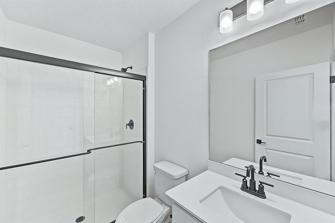 Extra Suite Bath