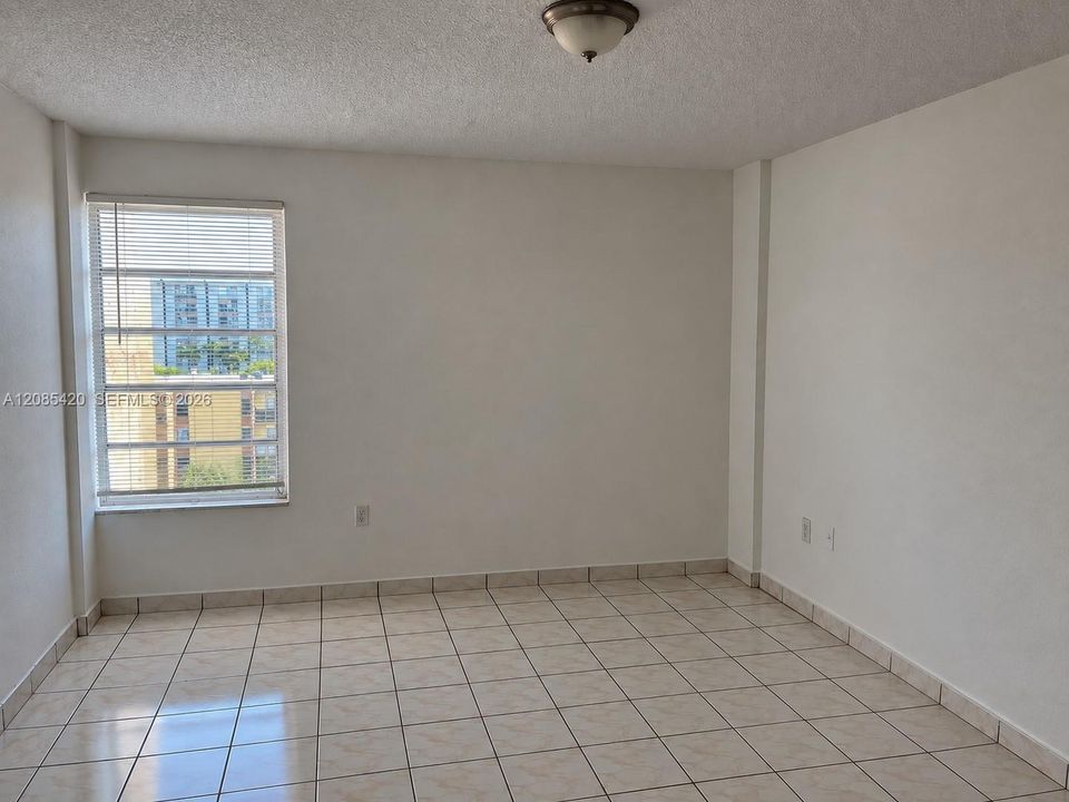 В аренду: $2,000 (2 спален, 2 ванн, 798 Квадратных фут)