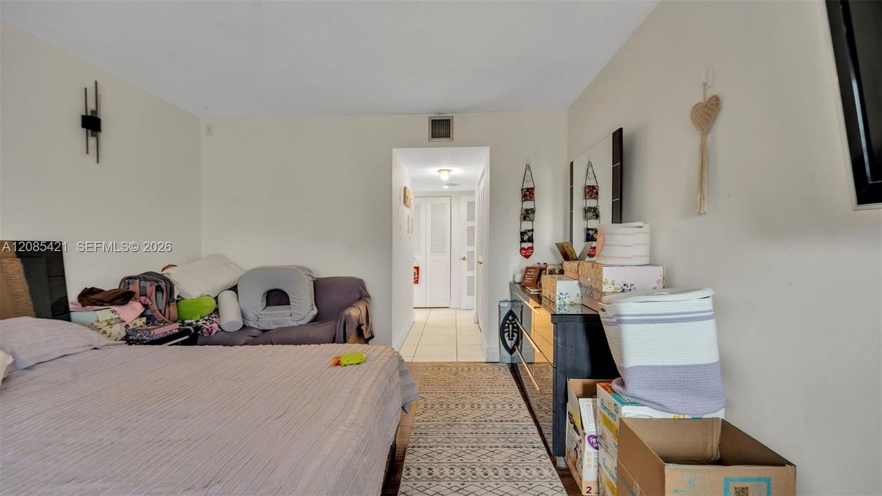 For Sale: $380,000 (2 beds, 2 baths, 1151 Square Feet)