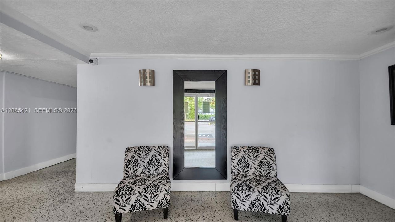 For Sale: $380,000 (2 beds, 2 baths, 1151 Square Feet)
