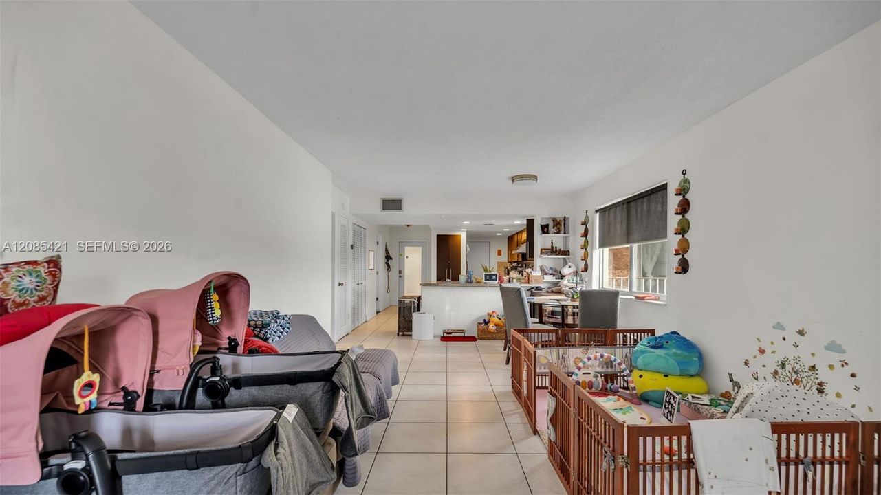For Sale: $380,000 (2 beds, 2 baths, 1151 Square Feet)