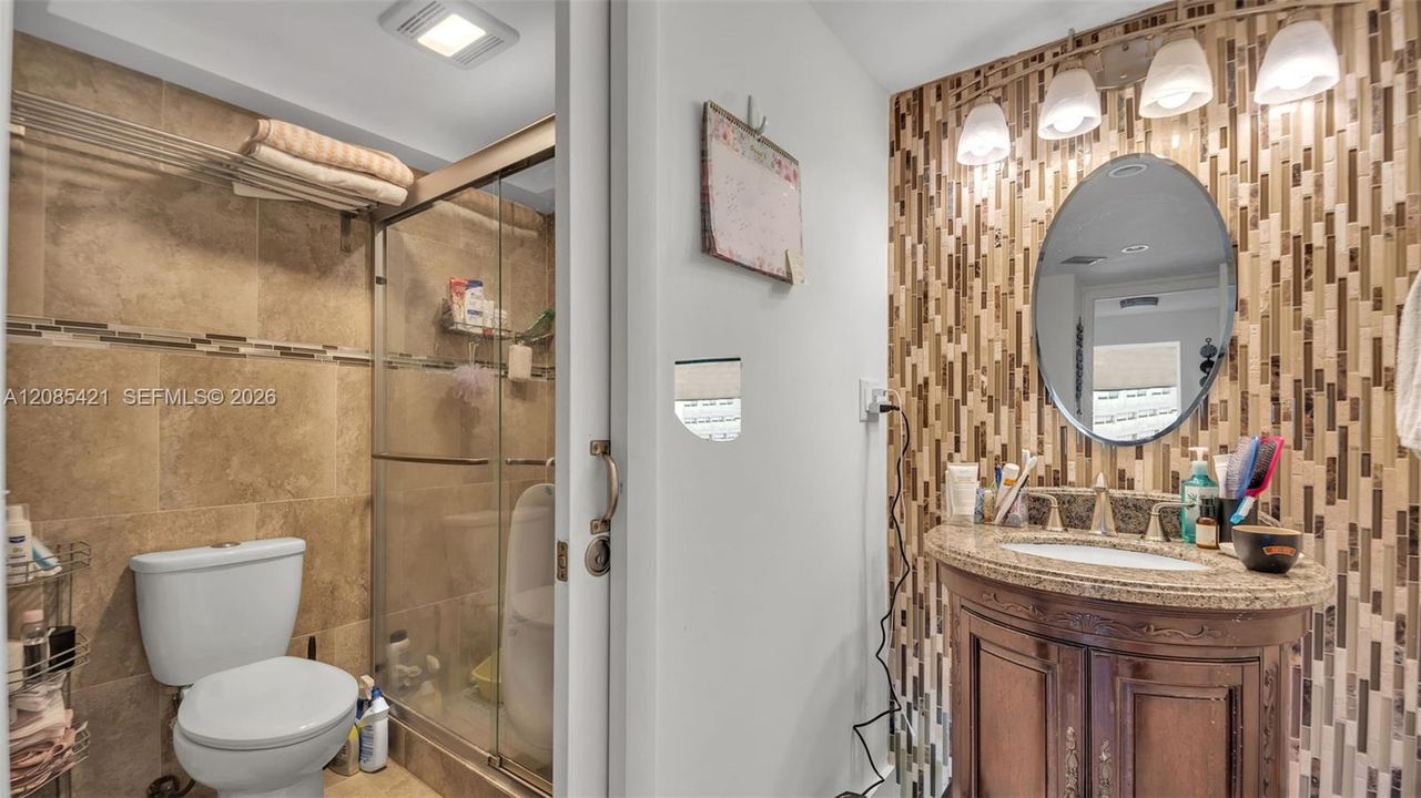 For Sale: $380,000 (2 beds, 2 baths, 1151 Square Feet)