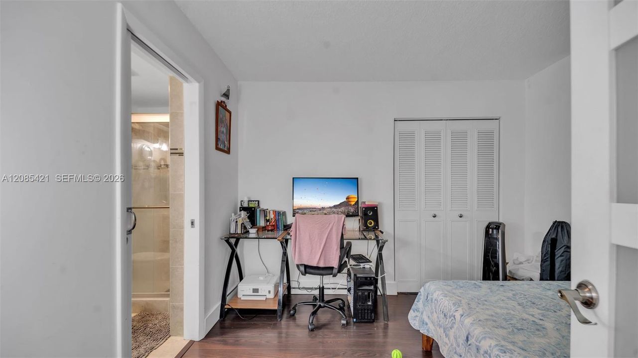 For Sale: $380,000 (2 beds, 2 baths, 1151 Square Feet)