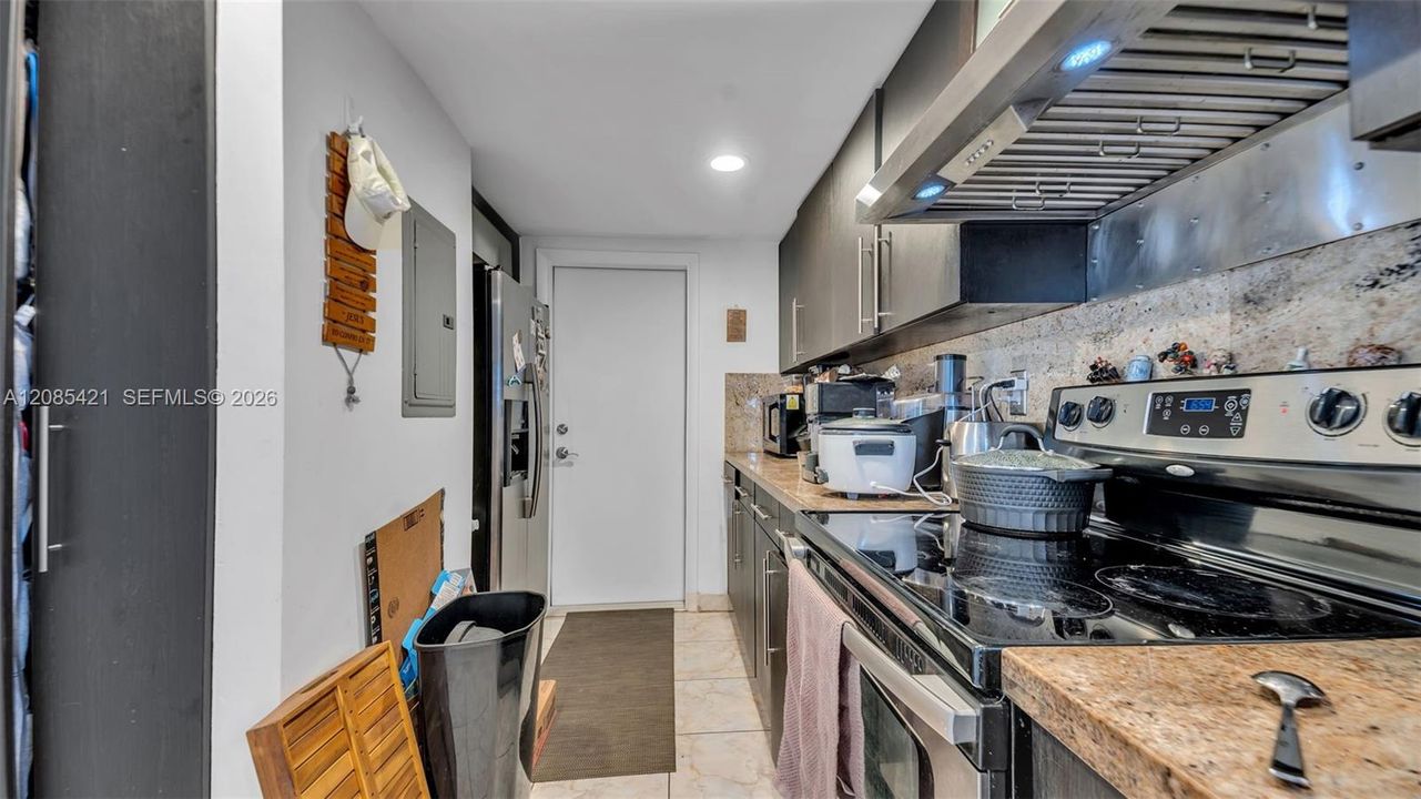 For Sale: $380,000 (2 beds, 2 baths, 1151 Square Feet)
