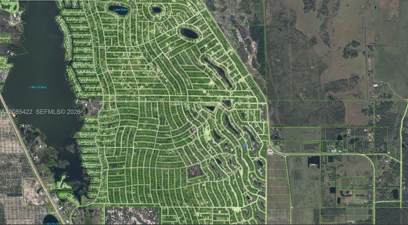 На продажу: $8,900 (0.22 acres)