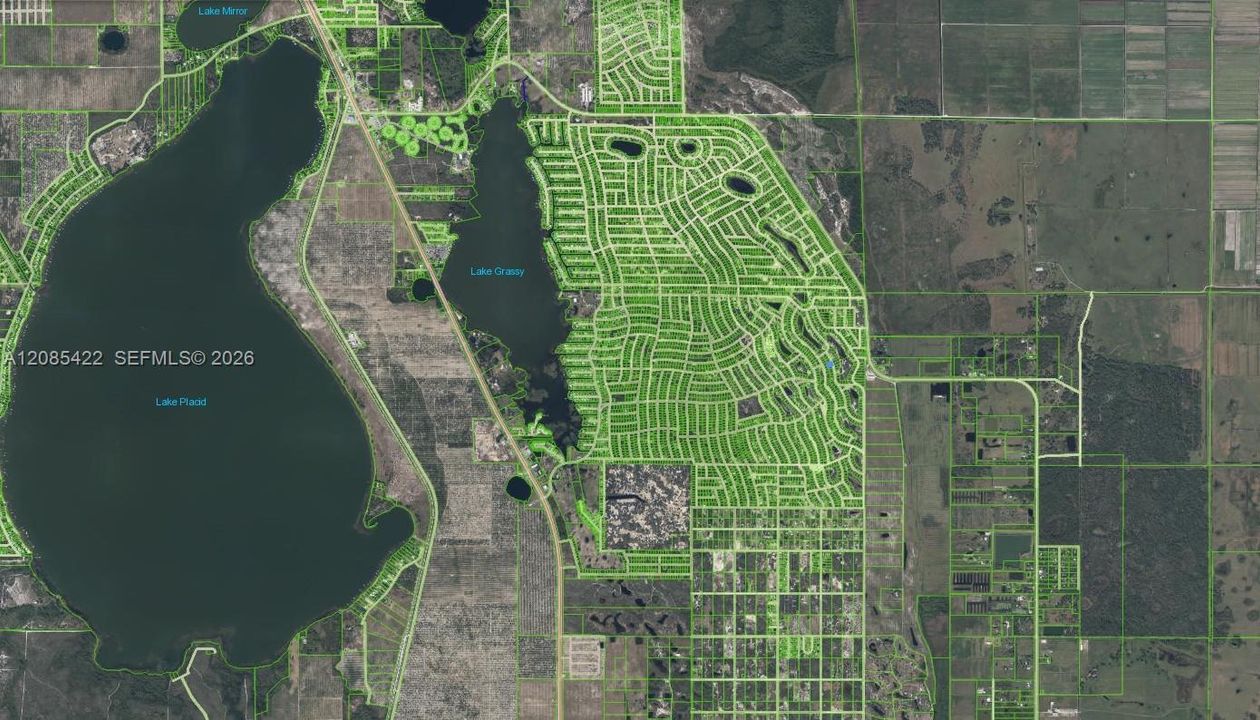 На продажу: $8,900 (0.22 acres)