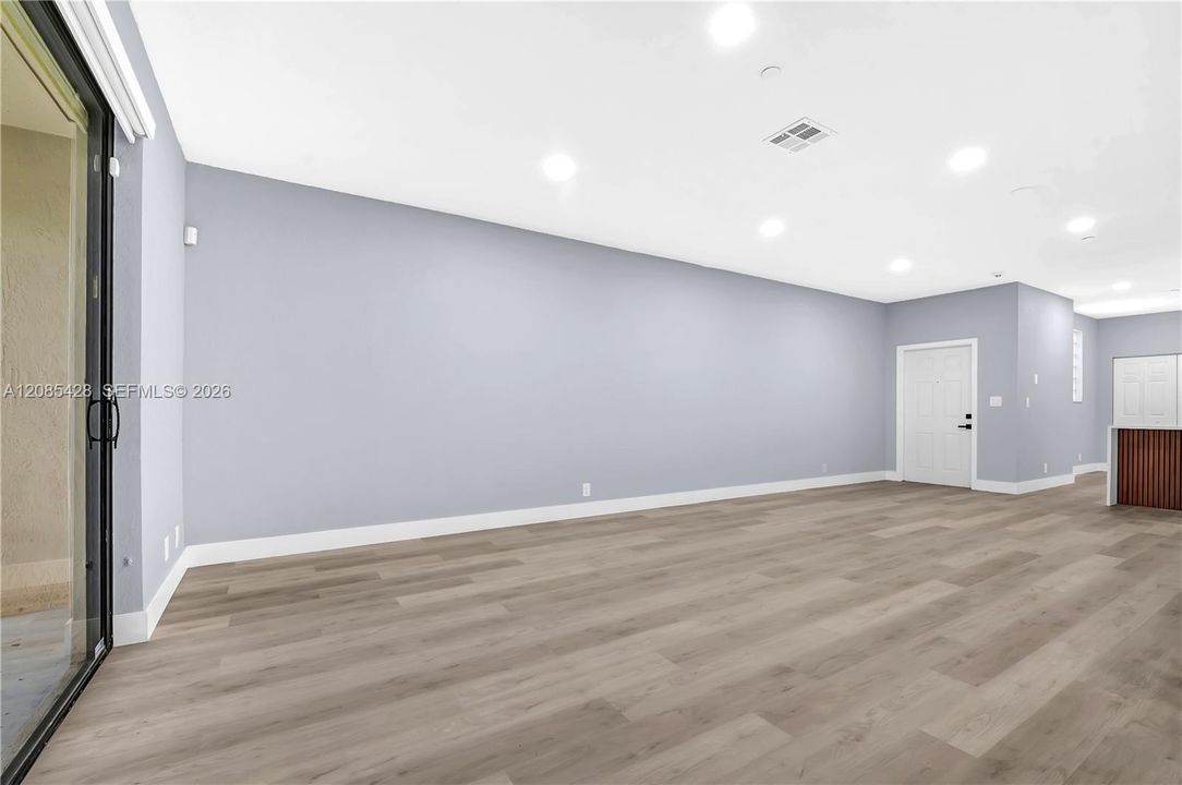En Renta: $3,550 (3 camas, 2 baños, 1605 Pies cuadrados)