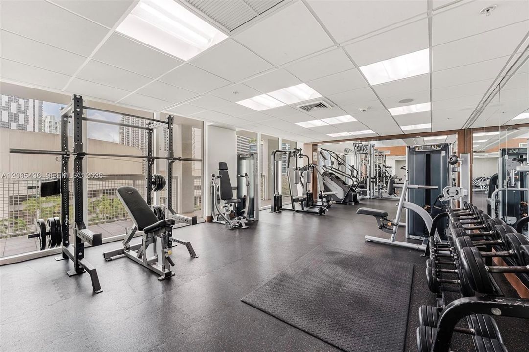 For Sale: $640,000 (2 beds, 2 baths, 1051 Square Feet)