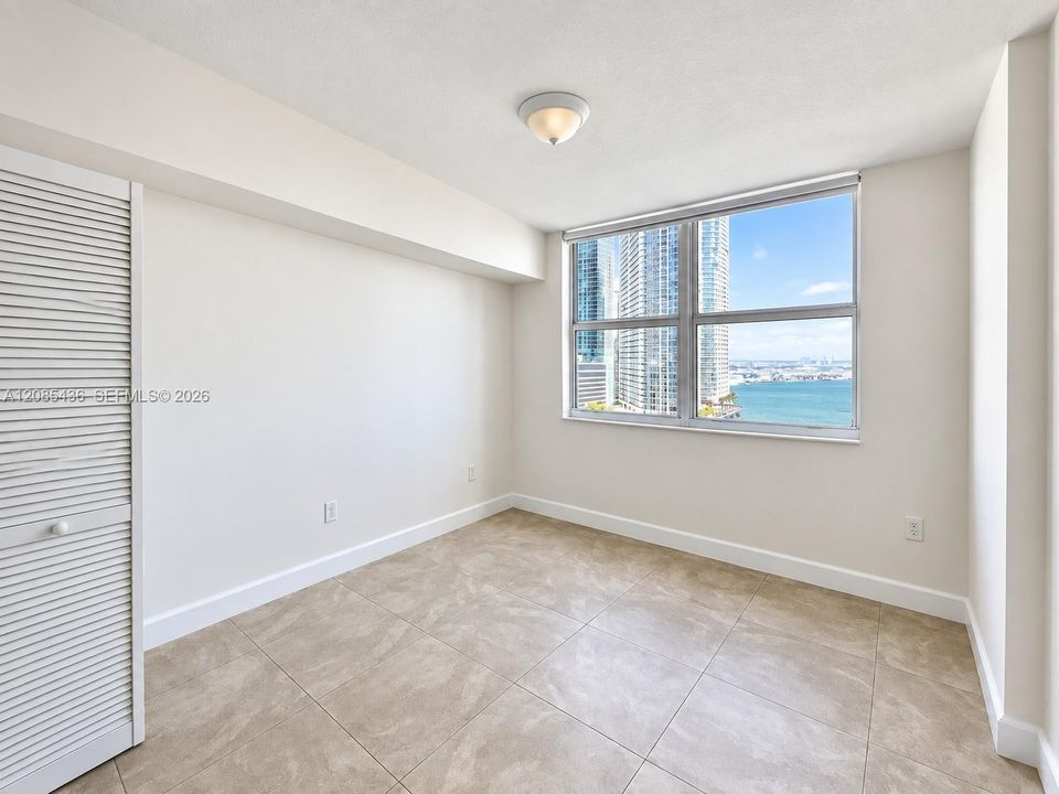 For Sale: $640,000 (2 beds, 2 baths, 1051 Square Feet)
