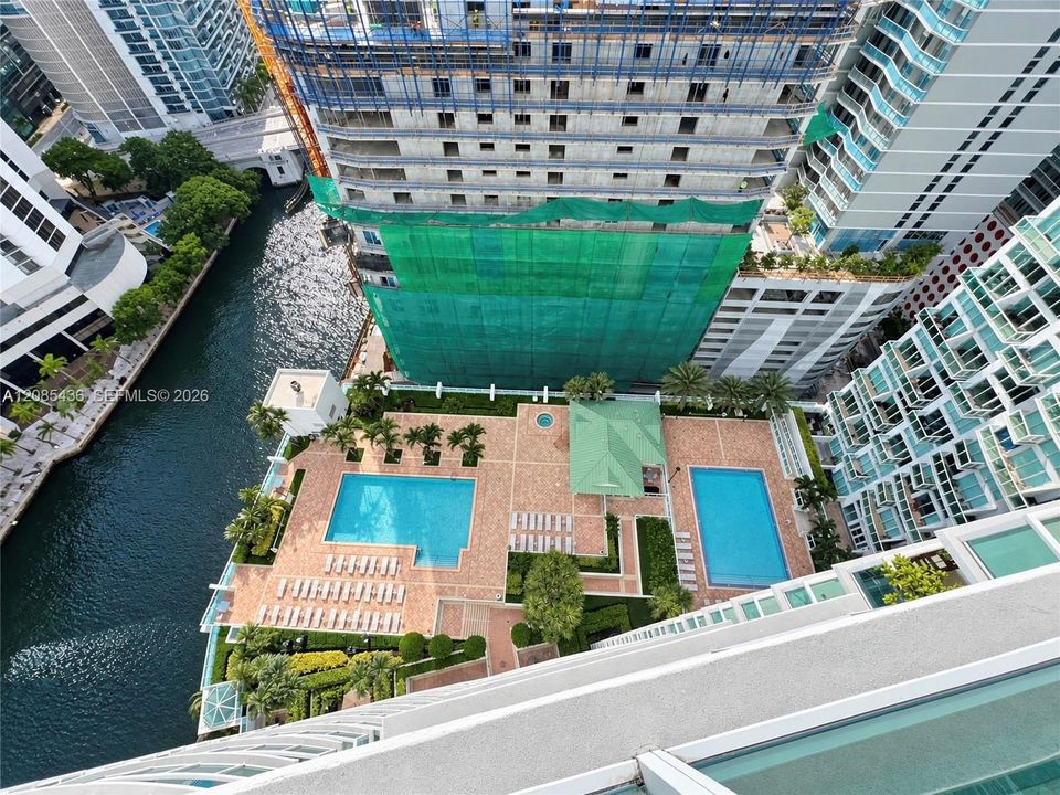 For Sale: $640,000 (2 beds, 2 baths, 1051 Square Feet)