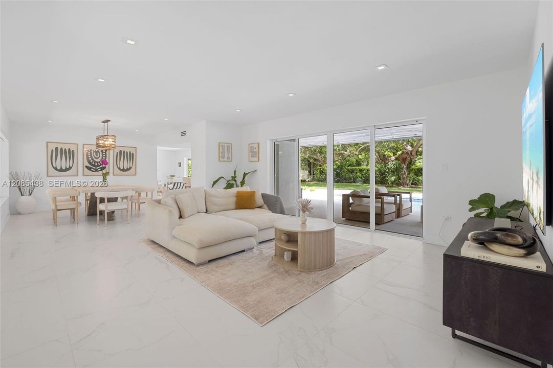 For Sale: $1,750,000 (3 beds, 2 baths, 1886 Square Feet)