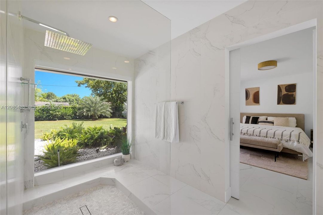 For Sale: $1,750,000 (3 beds, 2 baths, 1886 Square Feet)