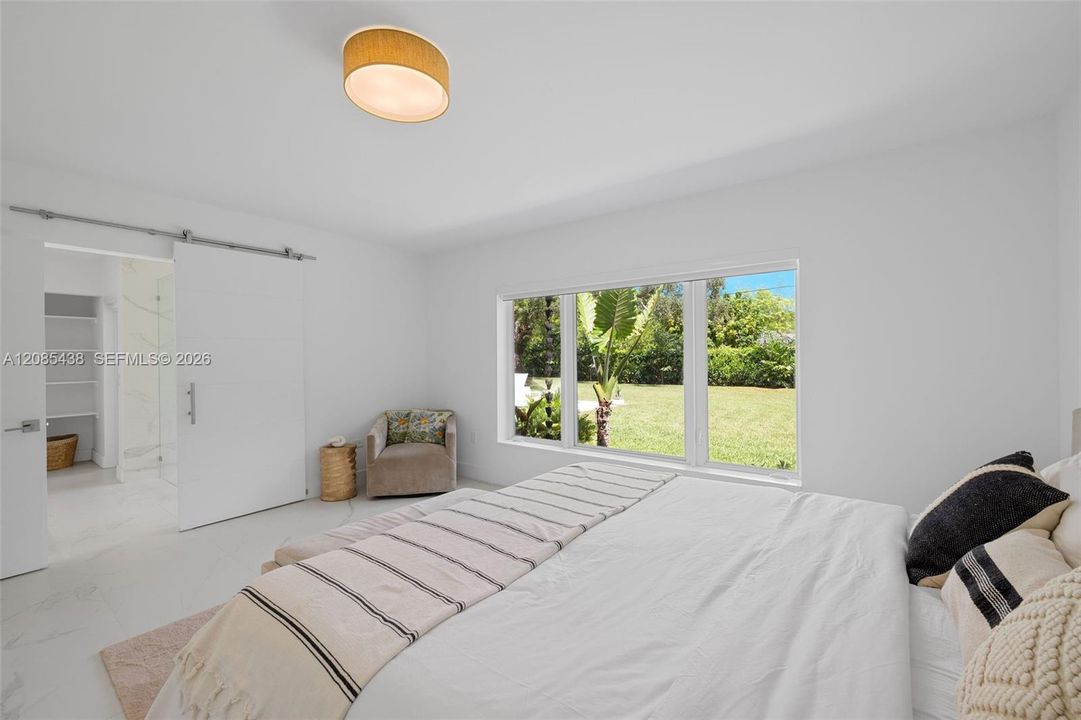 For Sale: $1,750,000 (3 beds, 2 baths, 1886 Square Feet)