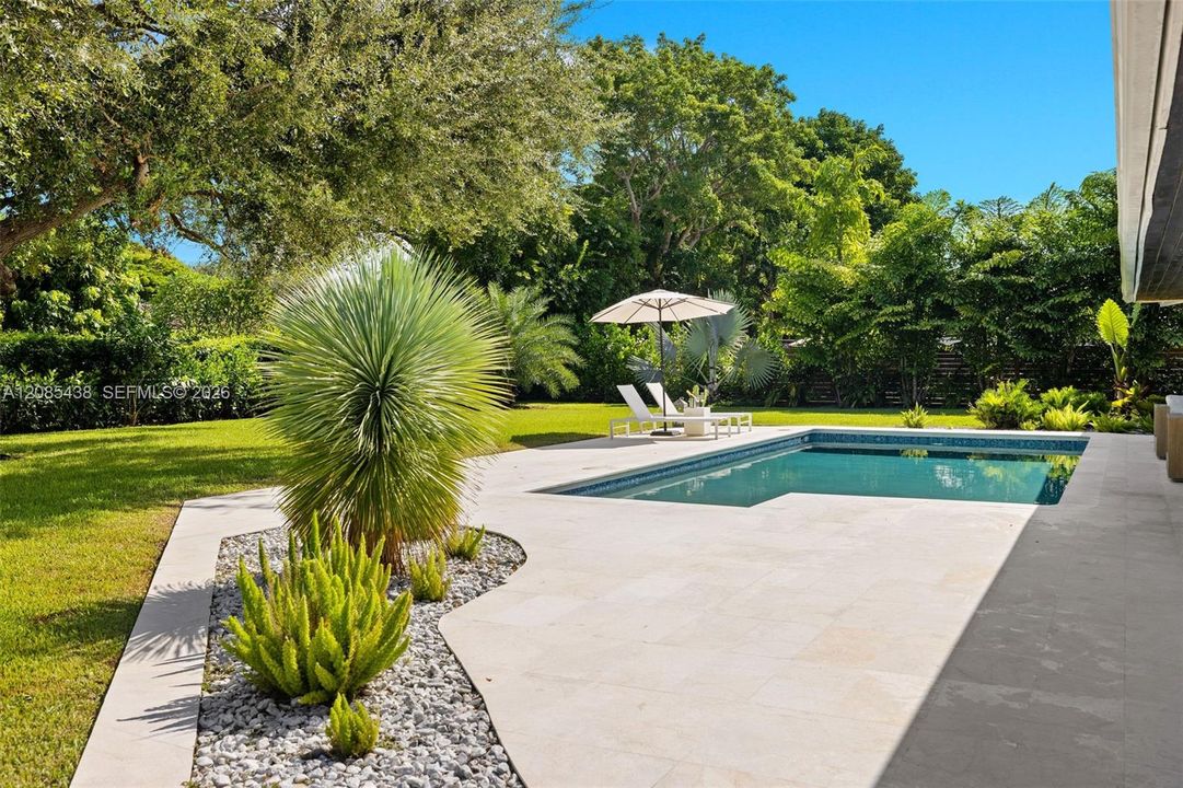 For Sale: $1,750,000 (3 beds, 2 baths, 1886 Square Feet)
