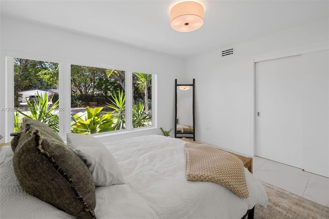 For Sale: $1,750,000 (3 beds, 2 baths, 1886 Square Feet)