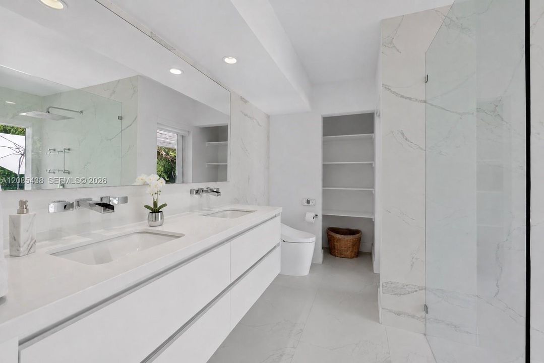 For Sale: $1,750,000 (3 beds, 2 baths, 1886 Square Feet)