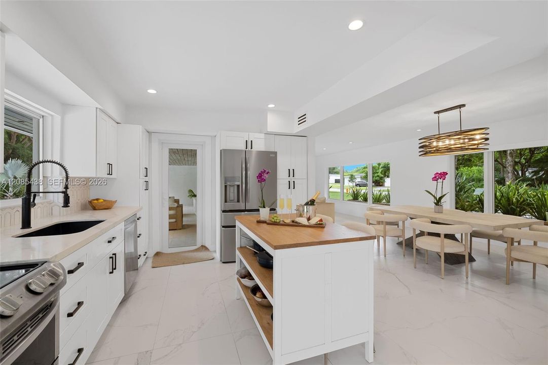 For Sale: $1,750,000 (3 beds, 2 baths, 1886 Square Feet)