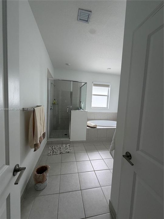 For Rent: $5,500 (4 beds, 2 baths, 2591 Square Feet)
