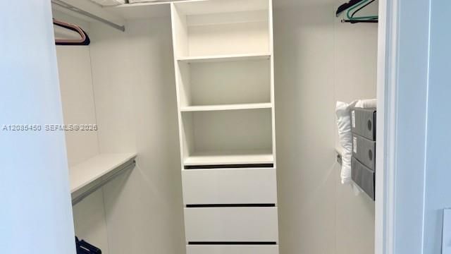 For Rent: $13,000 (3 beds, 3 baths, 2065 Square Feet)