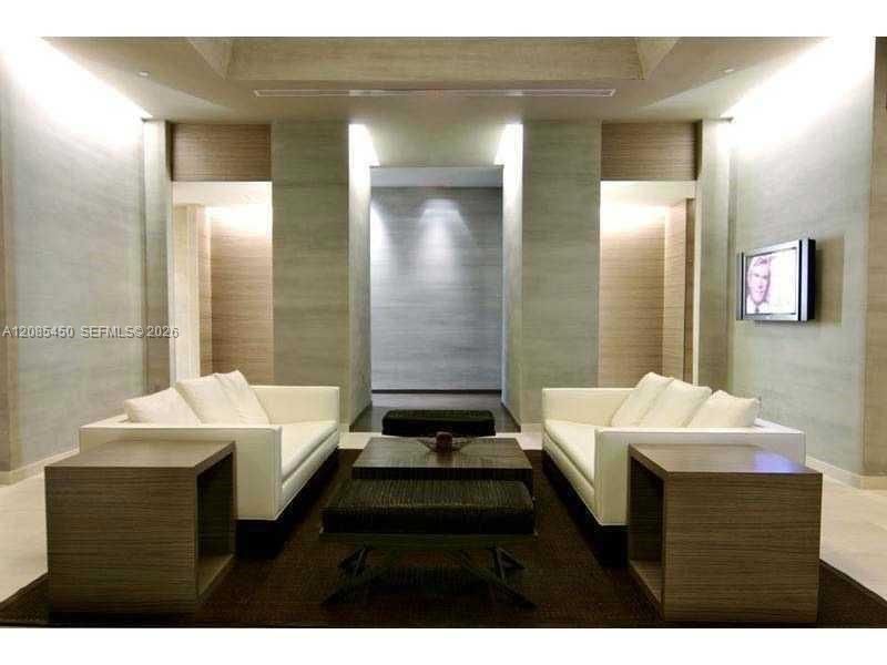 For Rent: $13,000 (3 beds, 3 baths, 2065 Square Feet)