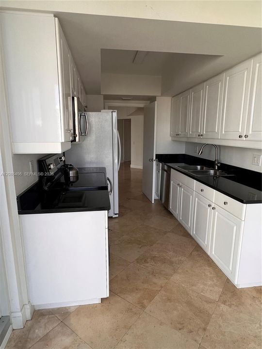 For Rent: $5,500 (3 beds, 2 baths, 1775 Square Feet)