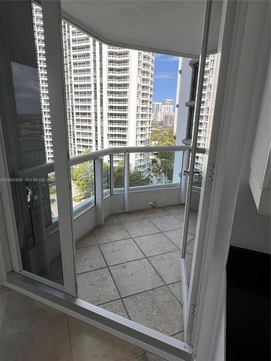 For Rent: $5,500 (3 beds, 2 baths, 1775 Square Feet)