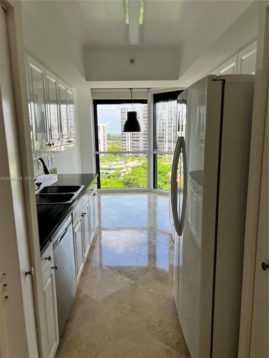For Rent: $5,500 (3 beds, 2 baths, 1775 Square Feet)
