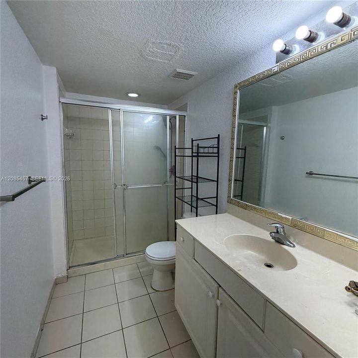 For Sale: $190,000 (2 beds, 2 baths, 837 Square Feet)