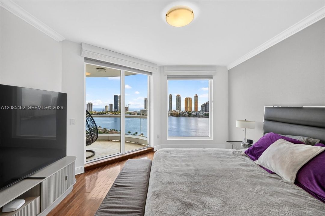 For Sale: $2,350,000 (3 beds, 2 baths, 2030 Square Feet)