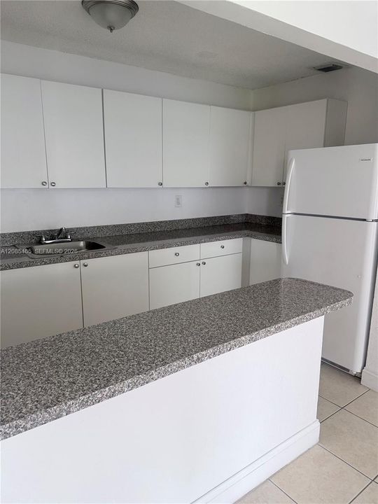 В аренду: $1,550 (1 спален, 1 ванн, 119142 Квадратных фут)