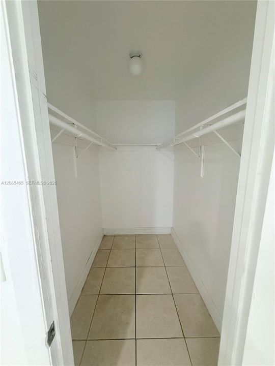 В аренду: $1,550 (1 спален, 1 ванн, 119142 Квадратных фут)