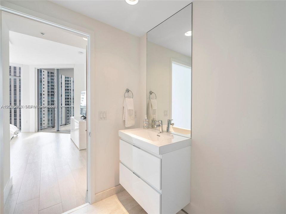 For Sale: $1,090,000 (2 beds, 2 baths, 1718 Square Feet)