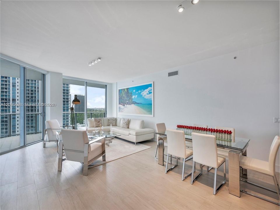 For Sale: $1,090,000 (2 beds, 2 baths, 1718 Square Feet)