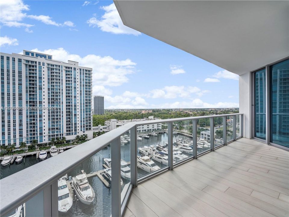 For Sale: $1,090,000 (2 beds, 2 baths, 1718 Square Feet)