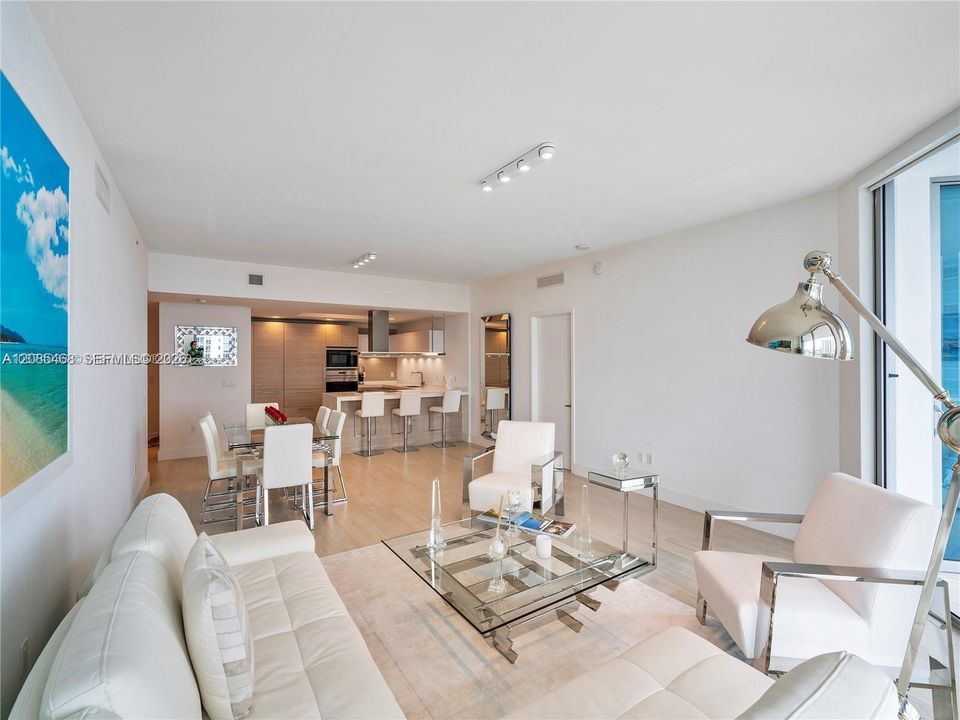 For Sale: $1,090,000 (2 beds, 2 baths, 1718 Square Feet)