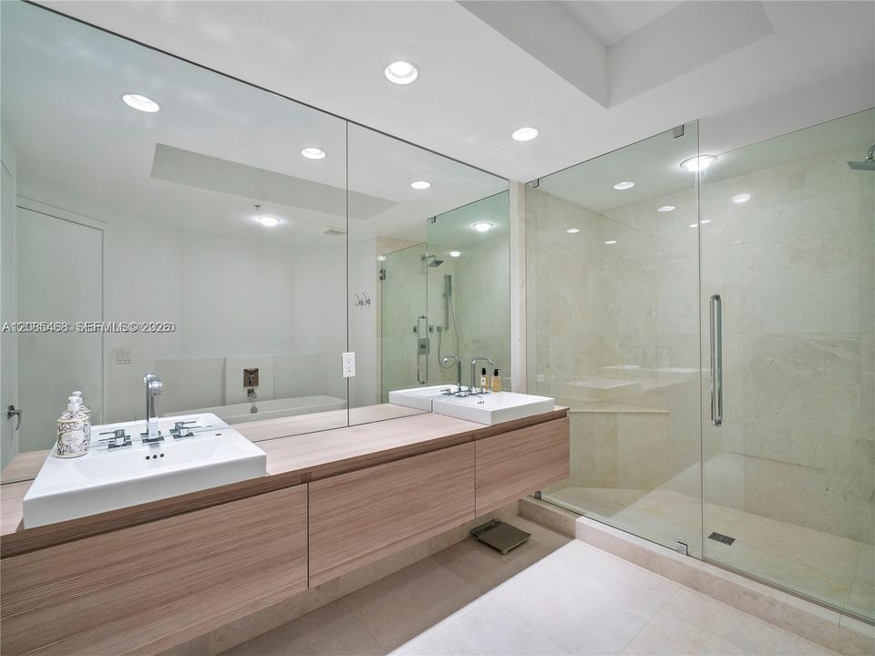 For Sale: $1,090,000 (2 beds, 2 baths, 1718 Square Feet)