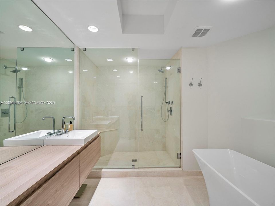 For Sale: $1,090,000 (2 beds, 2 baths, 1718 Square Feet)