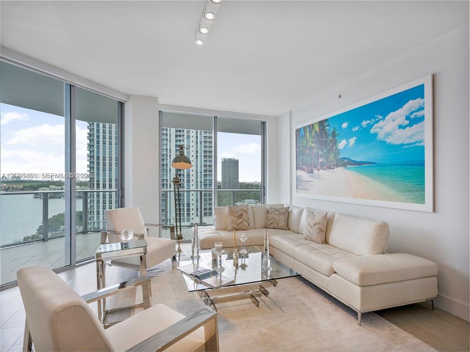 For Sale: $1,090,000 (2 beds, 2 baths, 1718 Square Feet)