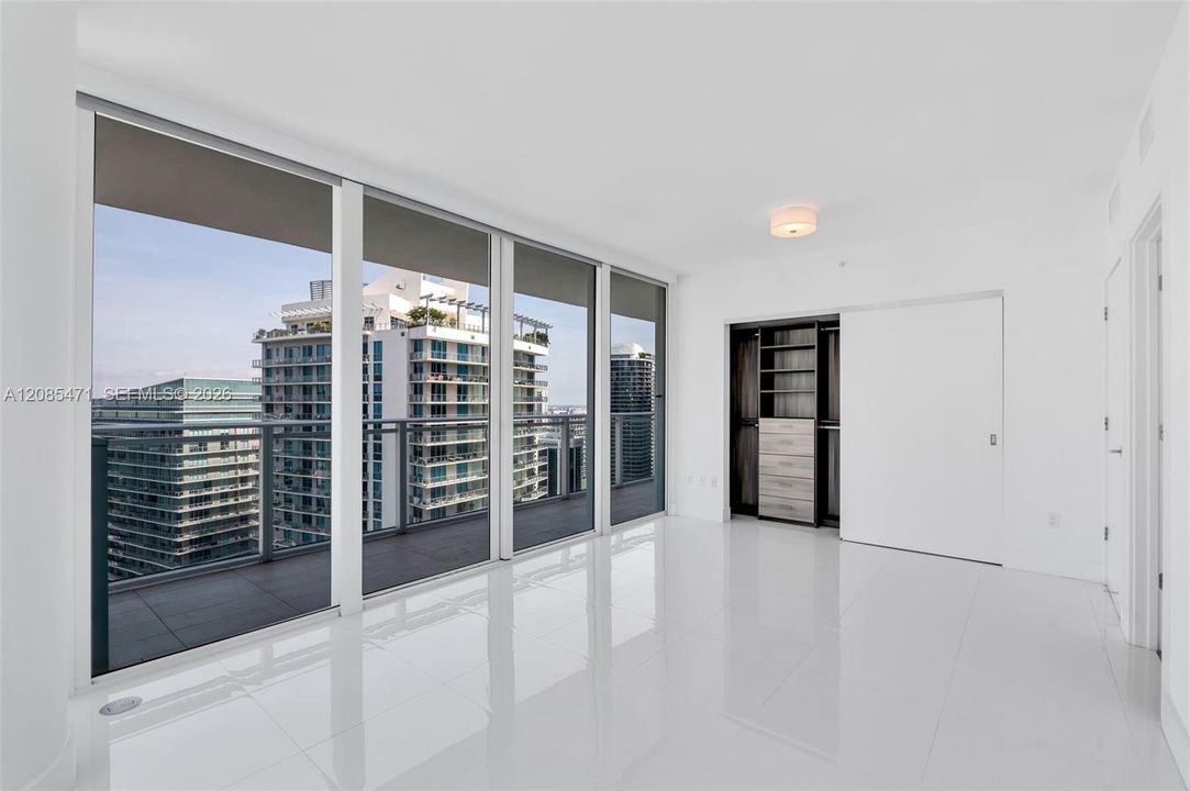 For Sale: $2,449,000 (4 beds, 4 baths, 1593 Square Feet)