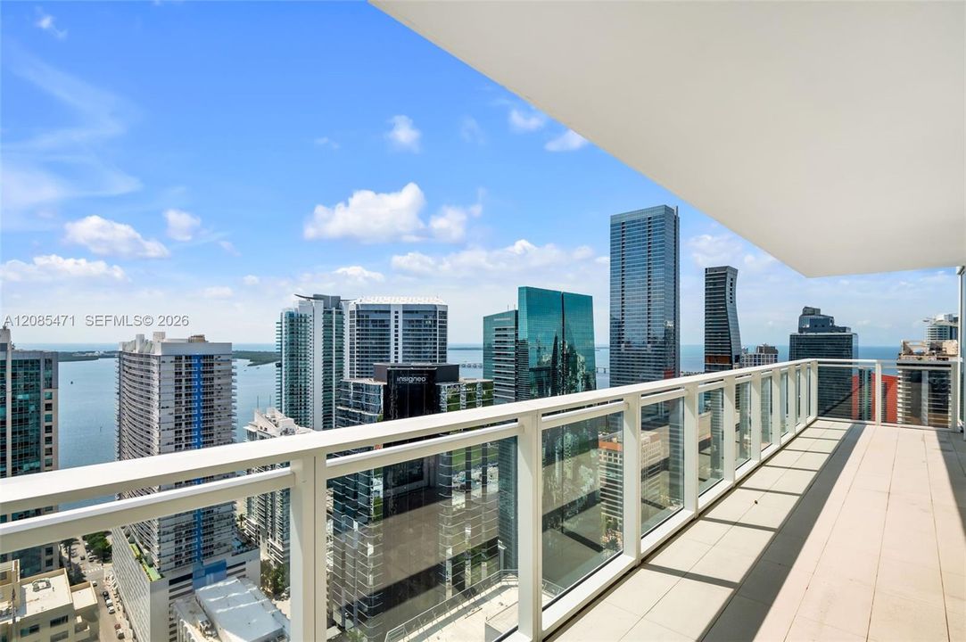 For Sale: $2,449,000 (4 beds, 4 baths, 1593 Square Feet)