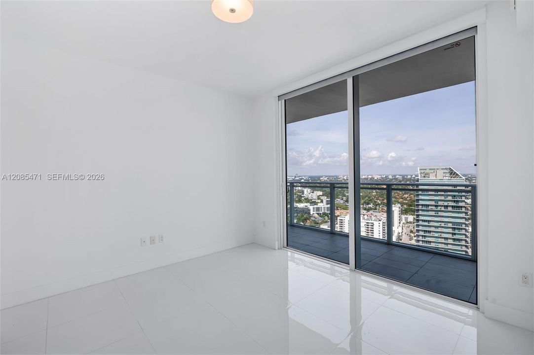 For Sale: $2,449,000 (4 beds, 4 baths, 1593 Square Feet)