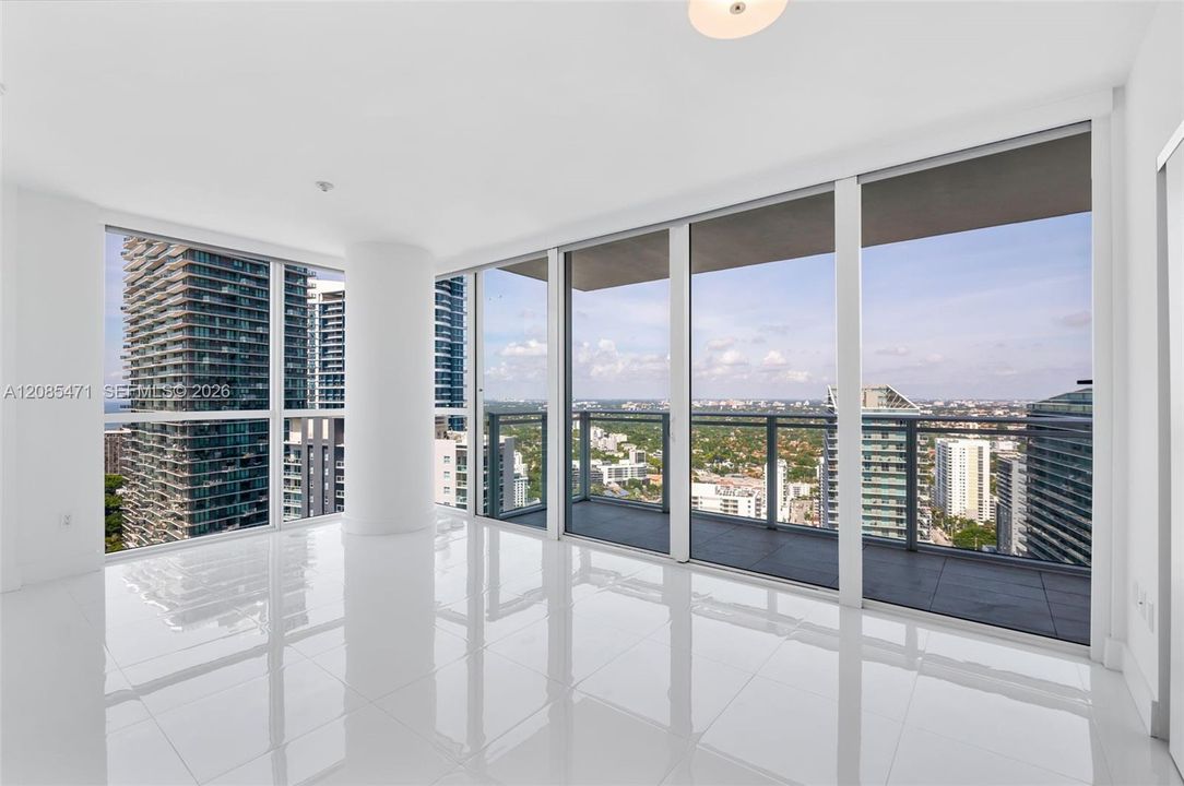 For Sale: $2,449,000 (4 beds, 4 baths, 1593 Square Feet)