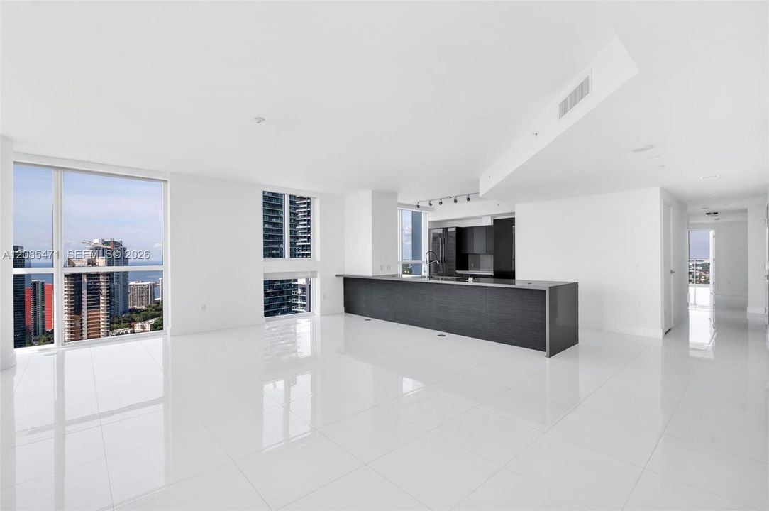For Sale: $2,449,000 (4 beds, 4 baths, 1593 Square Feet)