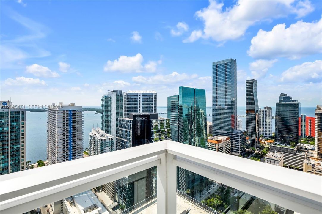 For Sale: $2,449,000 (4 beds, 4 baths, 1593 Square Feet)