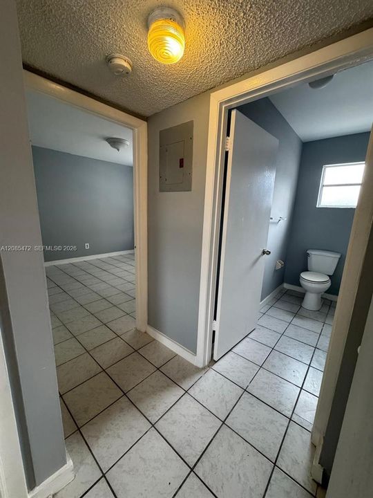 В аренду: $1,700 (2 спален, 1 ванн, 900 Квадратных фут)