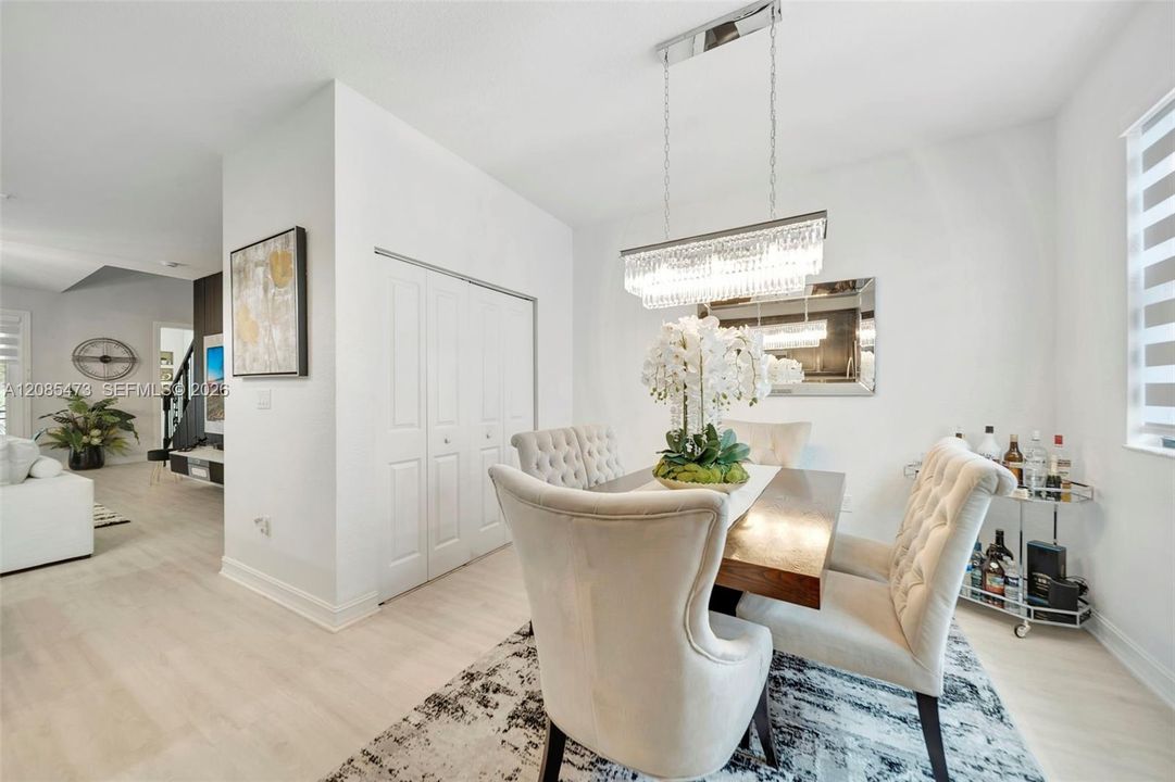 В аренду: $4,800 (3 спален, 3 ванн, 2033 Квадратных фут)