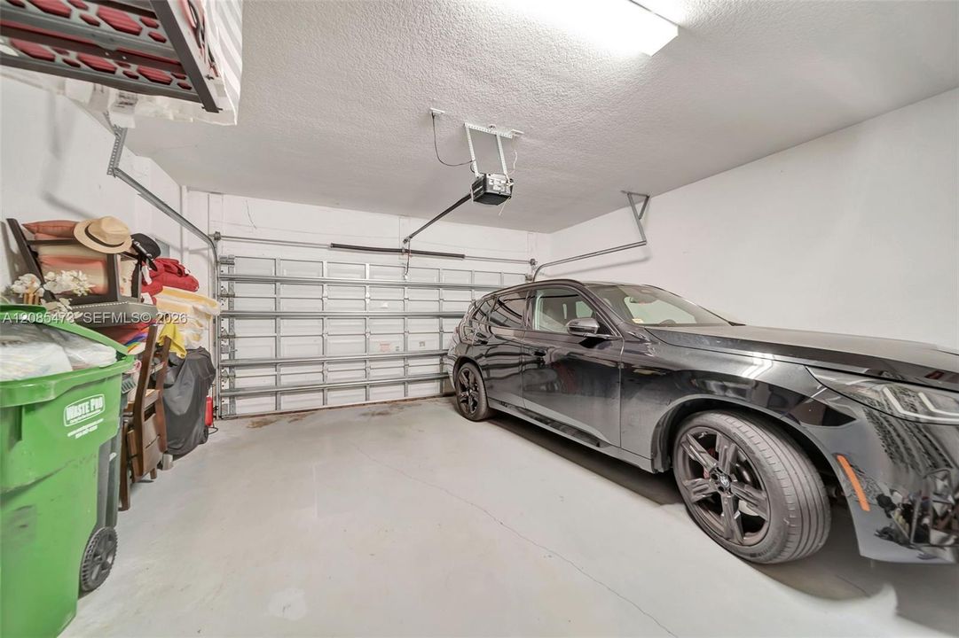 В аренду: $4,800 (3 спален, 3 ванн, 2033 Квадратных фут)