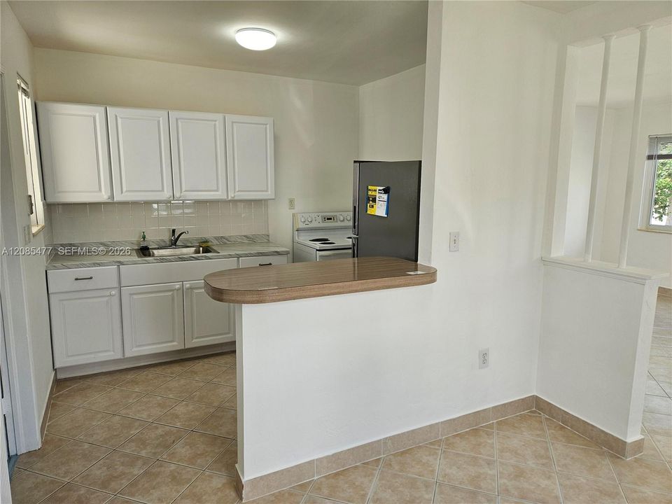 В аренду: $2,450 (2 спален, 1 ванн, 816 Квадратных фут)