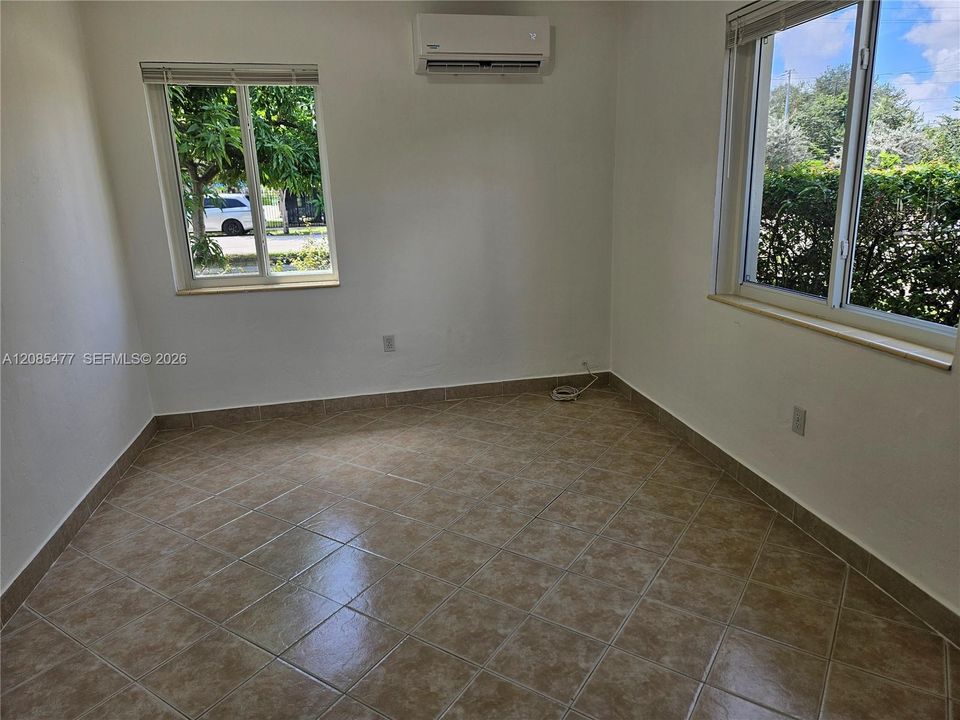 В аренду: $2,450 (2 спален, 1 ванн, 816 Квадратных фут)